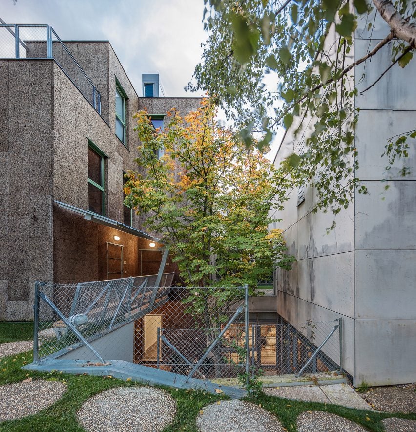 Cork-clad housing in Madrid